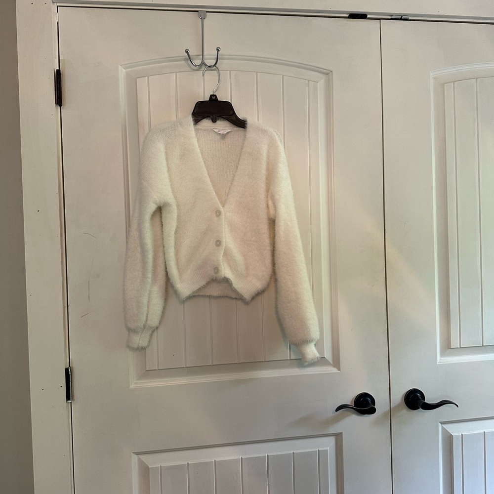 No Boundaries White Cardigan Sweater V-Neck Lightweight